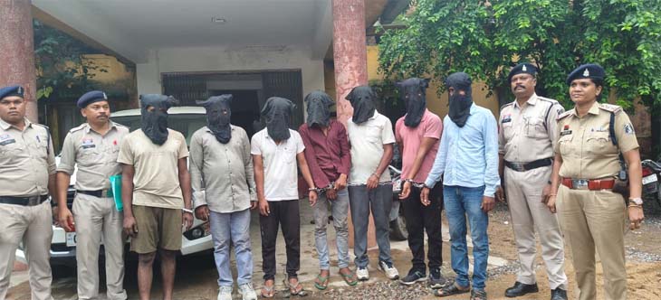 ट्रेलर लूट के आरोपियों को पुलिस ने गिरफ्तार करते हुए आगे की कार्रवाई शुरू कर दी है।