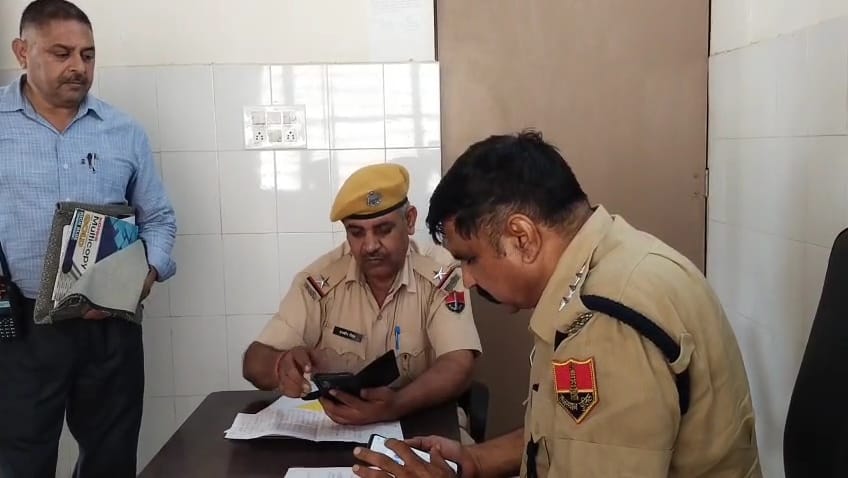 ST/SC सेल के सीओ रामनाथ गुर्जर के देखरेख में मेडिकल बोर्ड से हुआ पोस्टमार्टम।