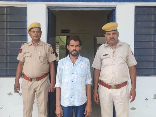 आरोपी को नेपाल बॉर्डर से गिरफ्तार किया गया। आज कोर्ट में पेशी के बाद उसे जेल भेज दिया गया