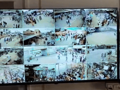 रामदेवरा में वीआईपी रोड पर पुलिस का कंट्रोल रूम बनाया गया है, यहां सीसीटीवी से पुलिस पूरी व्यवस्था देख रही है।