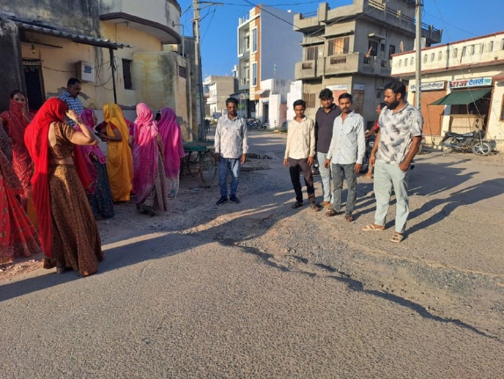 पाली के राजेंद्र नगर की खस्ताहाल सड़क जहां बुधवार सुबह एक्सीडेंट हुआ।