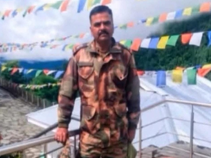 शहीद राकेश का पार्थिव शरीर पहुंचा गांव।