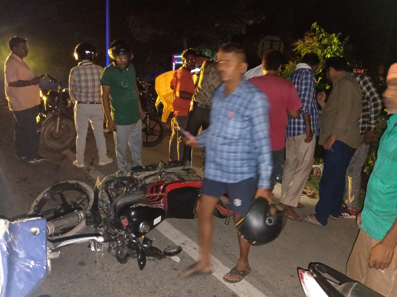 Bike rider dies after being hit by an unknown vehicle, the young man ...