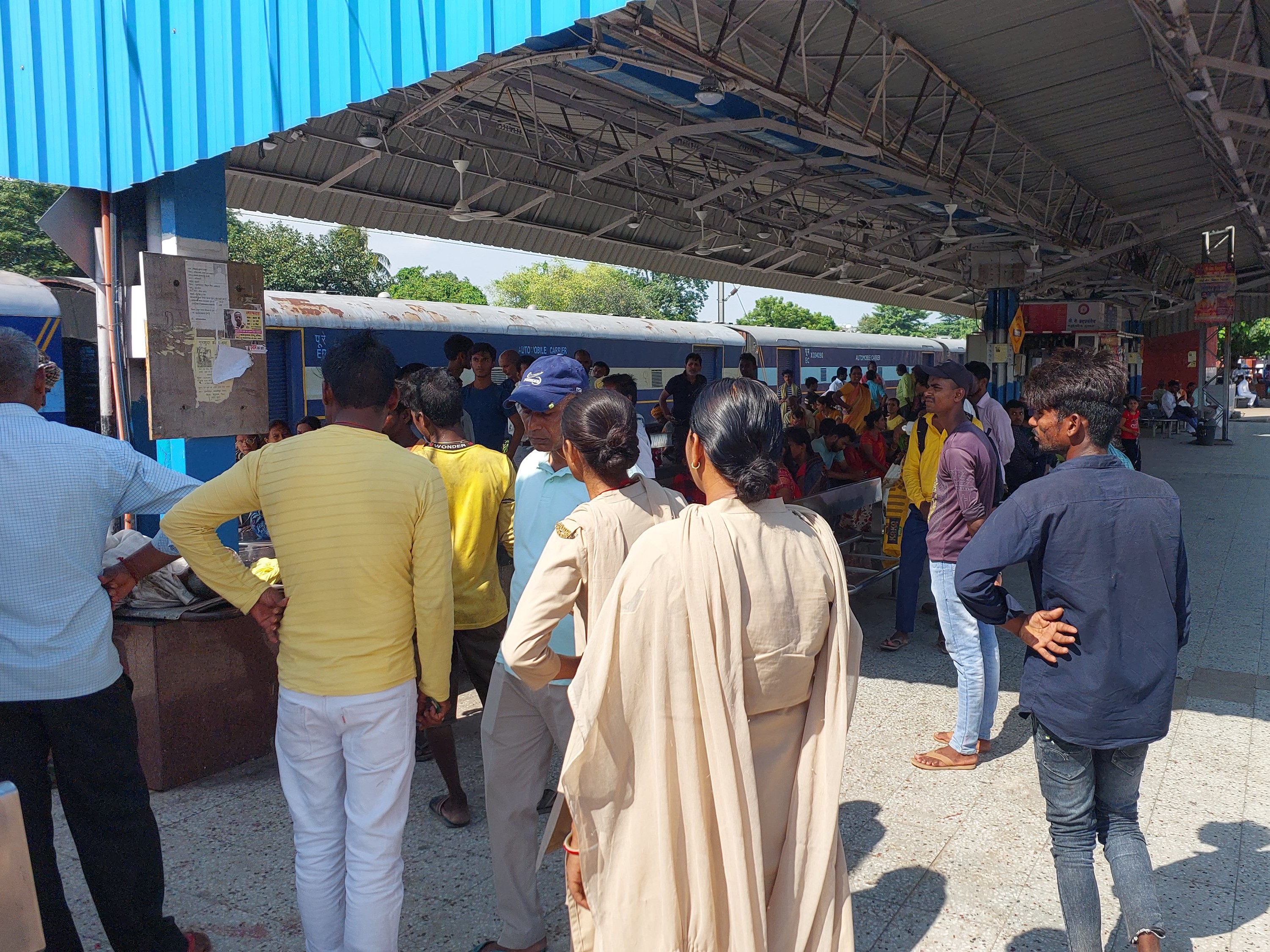An old man died after being hit by a train at Bihta station | बिहटा ...