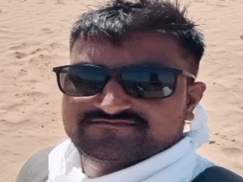 रमेश दान की मौत मामले में कम्पनी के गेट के आगे धरना जारी।