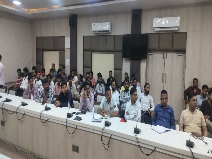 बैठक में मौजूद गणेश समितियां