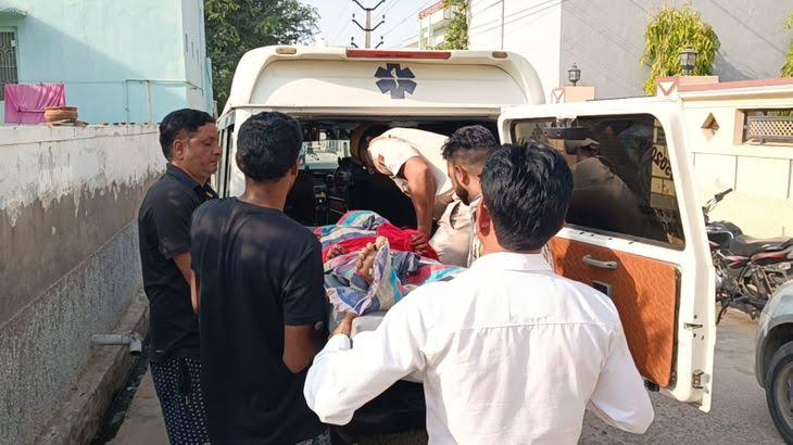 अक्टूबर 2024 में जयवीर ने पूनम की हत्या कर दी थी।