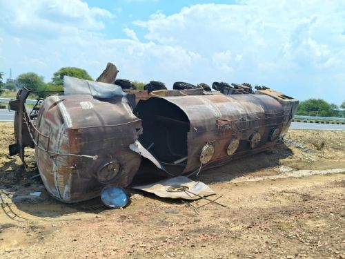 FSSO किशन सिंह ने कहा- 4 घंटे की कड़ी मशक्कत के बाद हमने आग को बुझाया।