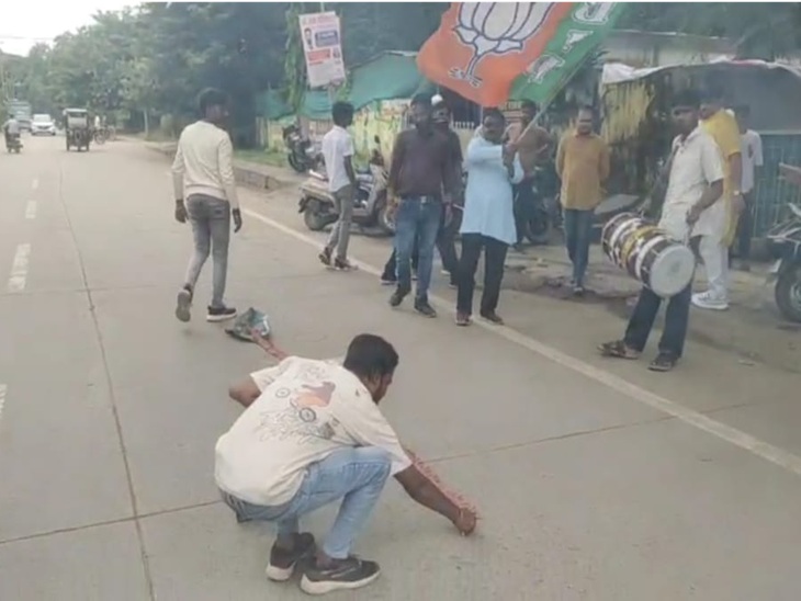 समर्थकों ने की आशितबाजी