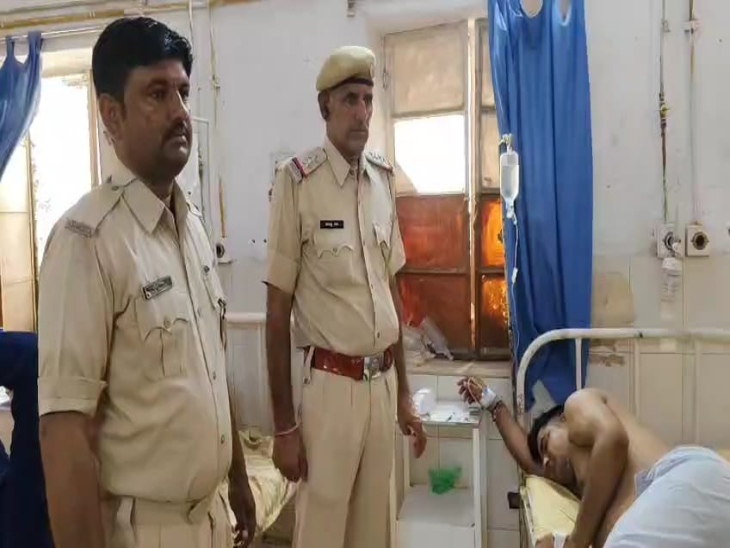 सदर थाना प्रभारी बगडूराम भी हॉस्पिटल पहुंचे और घायल राधेश्याम सोनी के बारे में जानकारी ली।