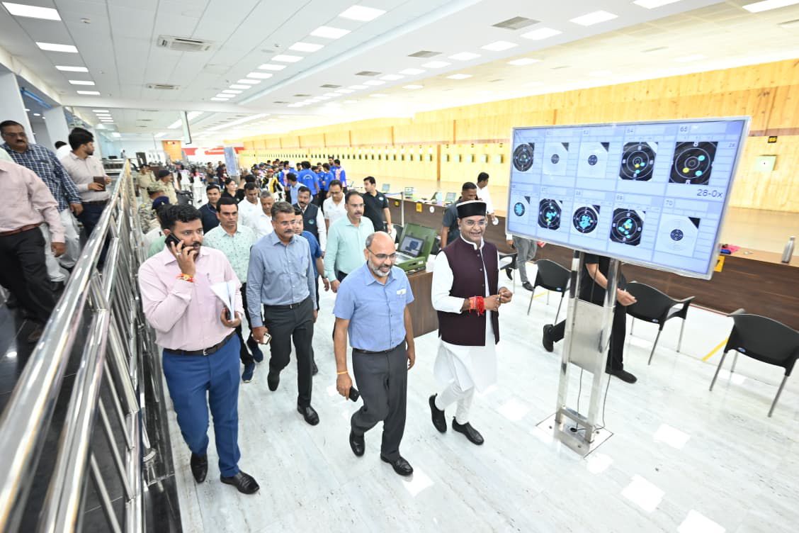 सहकारिता, खेल एवं युवा कल्याण मंत्री विश्वास सारंग ने बुधवार को मध्यप्रदेश राज्य शूटिंग अकादमी का निरीक्षण किया।