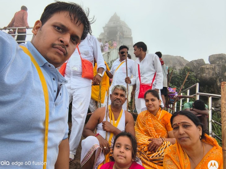 सम्मेद शिखर जी पर्वत की परिक्रमा आज पूरी कर ली है। अब ये यात्री आज रवाना होकर दो दिन बाद टोंक पहुंचेंगे। इसमें टोंक समेत अन्य जिलों के तीर्थ यात्री शामिल हुए थे।