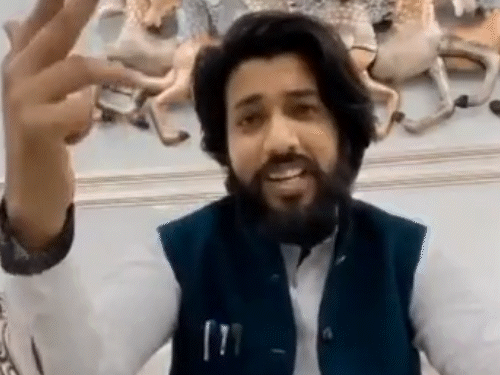 मंत्री गुरु खुशवंत साहेब रील में साउथ स्टाइल में डायलॉग बोलते नजर आ रहे हैं।