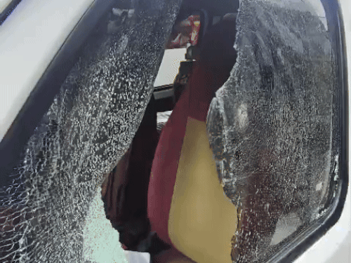 आरोप है कि गुस्साए परिजनों ने एंबुलेंस में तोड़फोड़ भी की। प्राइवेट हॉस्पिटल ने भी परिवार पर आरोप लगाए हैं।