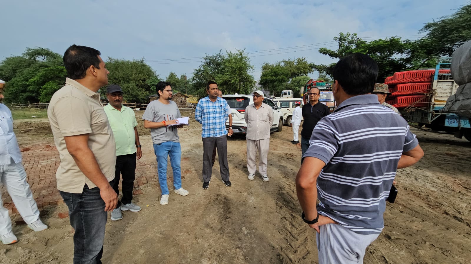 लापरवाही करने पर नगर आयुक्त ने ड्राइवर का वेतन रोका है।