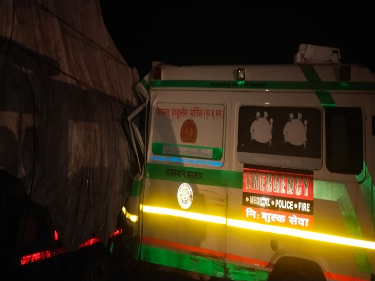 उदयपुर के परसाद थाना क्षेत्र में बीती रात को ट्रेलर और एम्बुलेंस की जबरदस्त भिड़ंत हो गई। हादसे में एम्बुलेंस सवार मरीज महिला की मौके पर ही मौत हो गई।