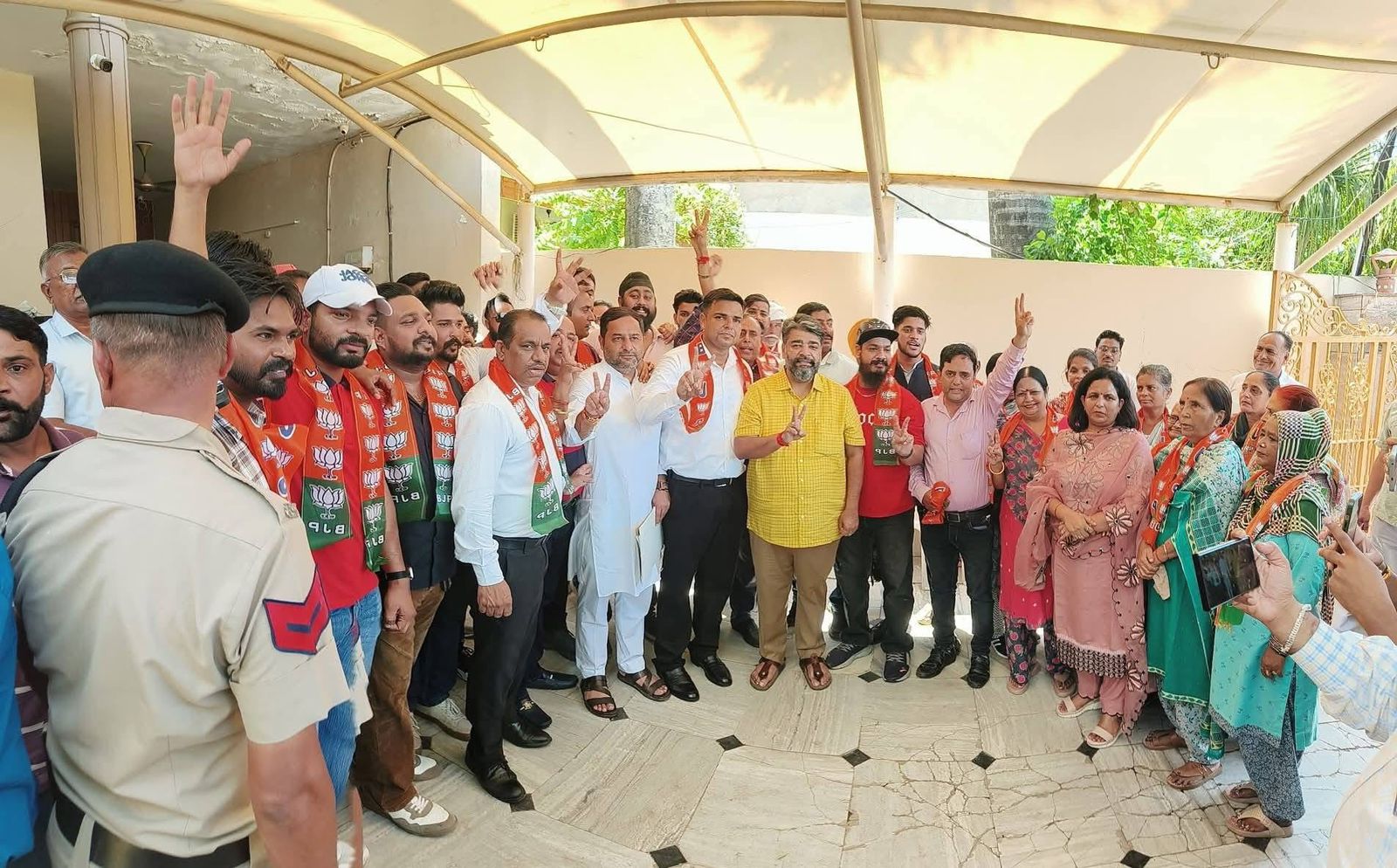 भाजपा में शामिले हुए कांग्रेस मुकेश शर्मा