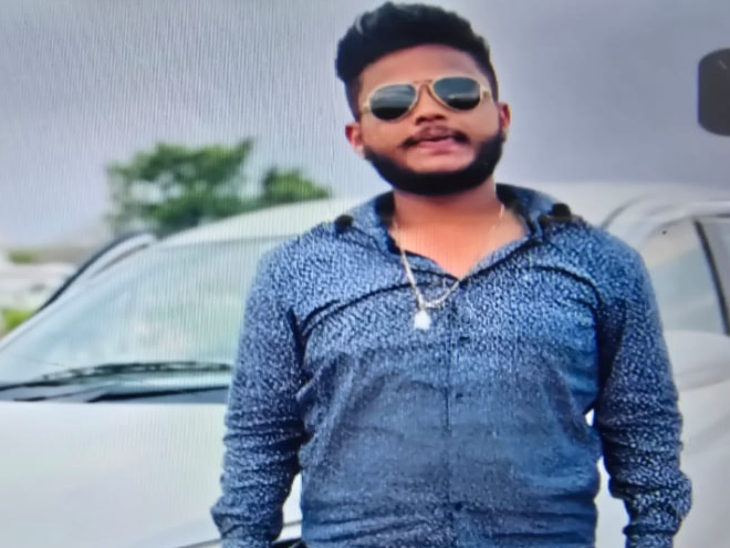 युवक सागर रंग तालाब थाना रेलवे कॉलोनी का निवासी था।