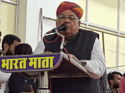 कर्नल सोनाराम चौधरी साल 1994 में राजनीति में आए थे। इससे पहले उन्होंने आर्मी में करीब 25 साल तक सेवाएं दी। सोनाराम चौधरी को राष्ट्रपति से विश्व सेवा पदक (वीएसएम) भी मिला था।