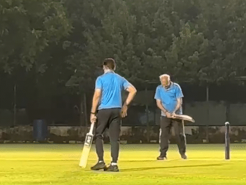 बीजेपी मीडिया सेल से जुड़े पदाधिकारियों ने शानदार बल्लेबाजी की।