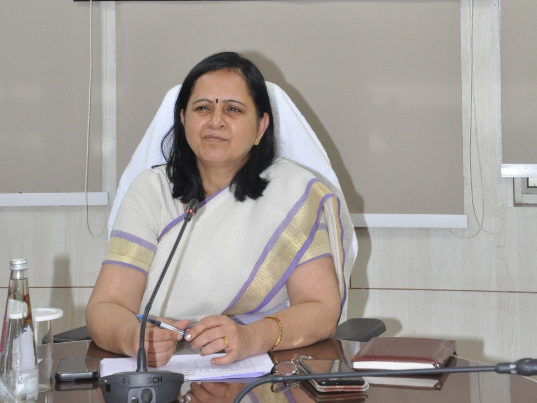रजिस्ट्रार मंजू राजपाल ने एनसीडी पोर्टल पर भी डेटा निरन्तर अपडेट करने के निर्देश दिए।