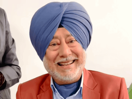 कॉमेडियन डॉ. जसविंदर भल्ला मोहाली में परिवार के साथ रहते थे।