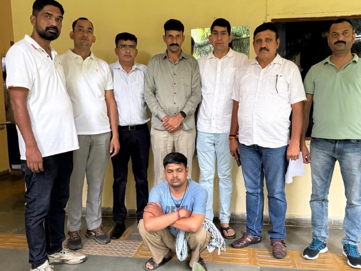 राजस्थान पुलिस की एंटी गैंगस्टर टास्क फोर्स की गिरफ्त में आरोपी प्रवीण उर्फ लाला।
