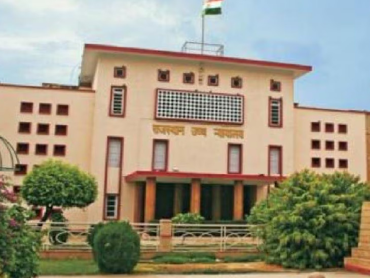 झालावाड़ स्कूल हादसे के बाद लिए गए स्वप्रेरित प्रसंज्ञान से दर्ज जनहित याचिका पर आज कोर्ट ने सुनवाई की।