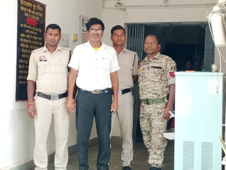 गिरफ्तार हेडमास्टर की जमानत याचिका खारिज, भेजा गया जेल - Dainik Bhaskar