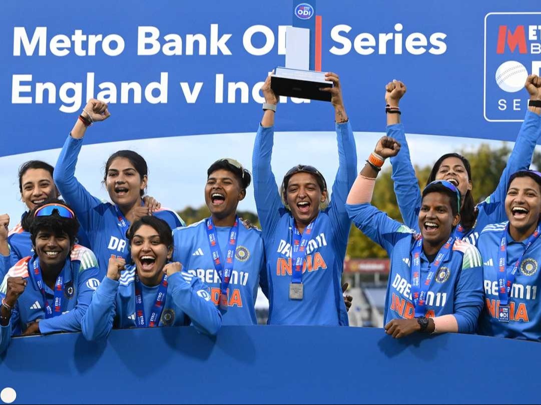भारतीय विमेंस क्रिकेट टीम ने इंग्लैंड को इंग्लैंड में ही वनडे सीरीज में हराया था। - Dainik Bhaskar