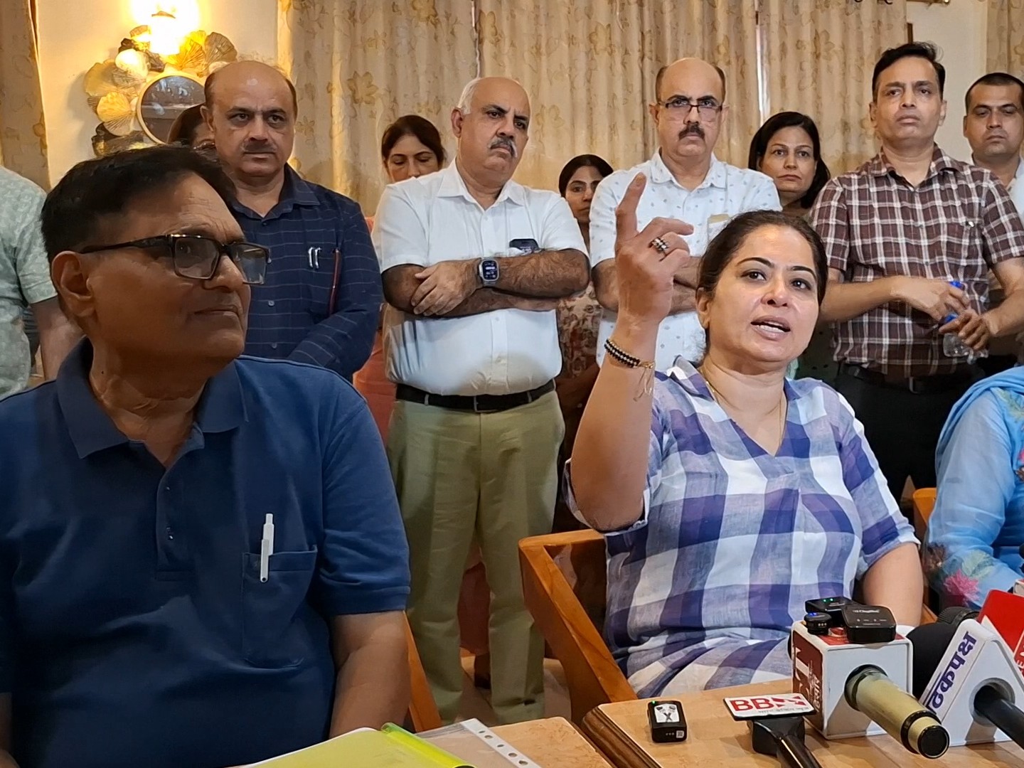 IMA District President Dr. Renu Chhabra Bhatia talking to reporters.