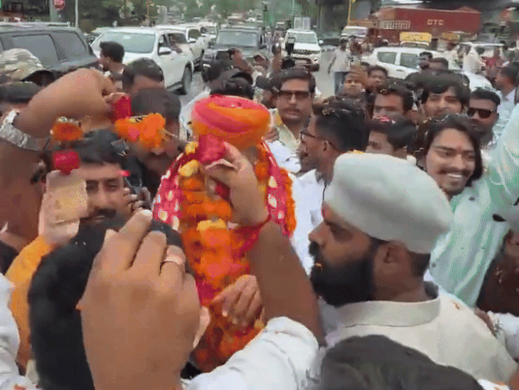 उदयपुर में शिव विधायक रवींद्र सिंह भाटी का भव्य स्वागत किया गया।