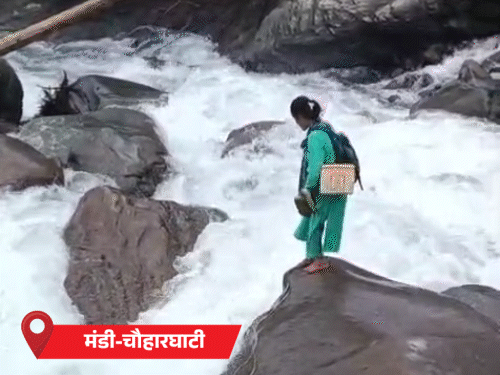 Kamla jumped on a drain in Mandi's Chauharghati