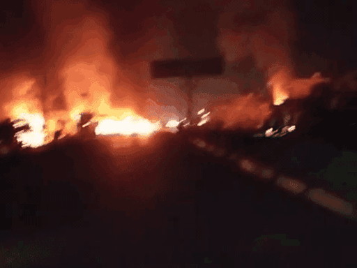 पंजाब में होशियारपुर के पास LPG टैंकर में हुए ब्लास्ट के बाद आग निकटवर्ती गांव मंडियाला तक पहुंच गई।