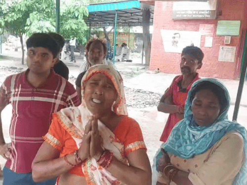 मृतक के परिजन