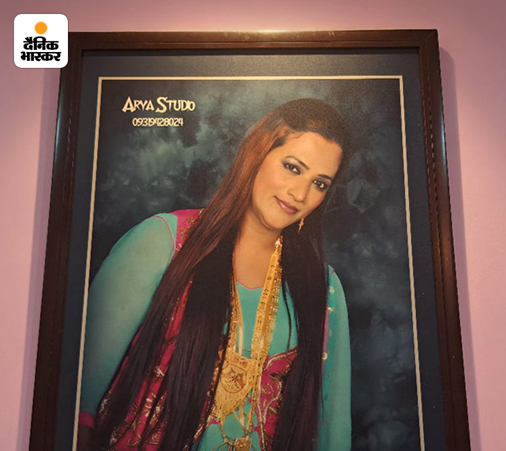 काजल अपना प्राइवेट पार्ट कटवाने के बाद 40 दिन तक एक कमरे में बंद रहीं, जहां उनके जख्मों पर गरम पानी डाला गया। 40 दिन बाद उन्होंने शीशे में पहली बार खुद को औरत के रूप में देखा।