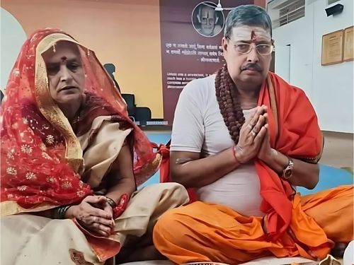 कुलपति और उनकी पत्नी बनारस से अपने घर कुशीनगर जा रहे थे। फाइल फोटो