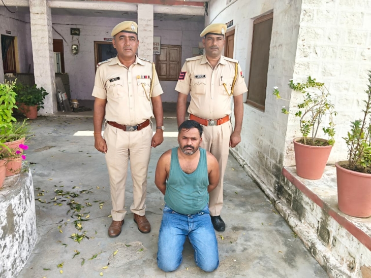 मंडली पुलिस ने 5 हजार रुपए के इनामी को गिरफ्तार किया।