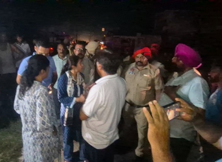 DC Ashika Jain of Hoshiarpur herself reached the spot late at night and took stock of the incident.