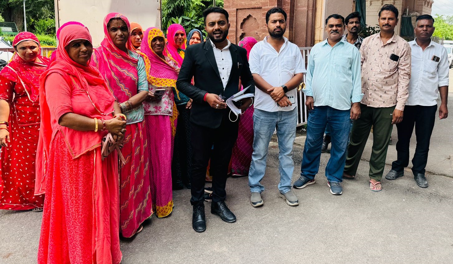 बिजली बिलों को लेकर लोग लगातार विरोध जता रहे हैं। इसके लिए स्मार्ट मीटर को जिम्मेदार ठहरा रहे हैं।