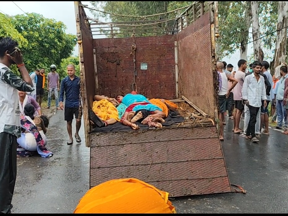 5 women have died in the accident.