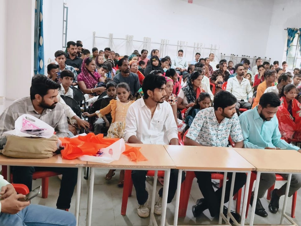 चित्तौड़गढ़ और आसपास के क्षेत्र से थैलेसीमिया के बारे में जानकारी लेते हुए।