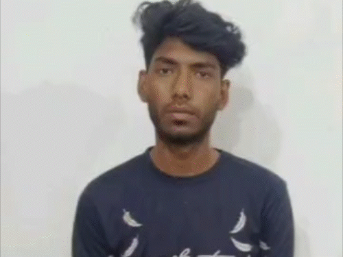 यही युवक है, जो नदी किनारे कपड़े और बाइक को छोड़कर भाग गया था।