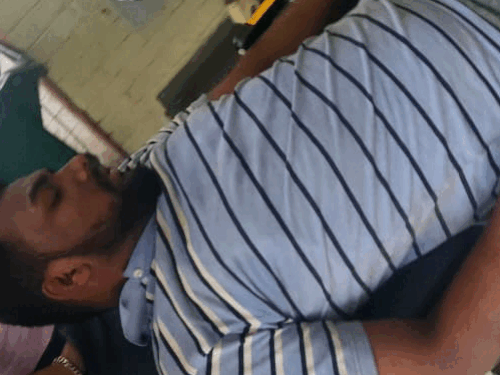 गैंगस्टर अजमद के पैर में लगी गोली।