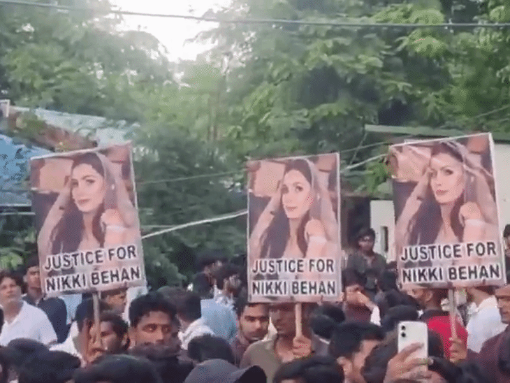 शनिवार को कासना कोतवाली क्षेत्र में लोगों ने जस्टिस फॉर निक्की बहन को लेकर धरना दिया।