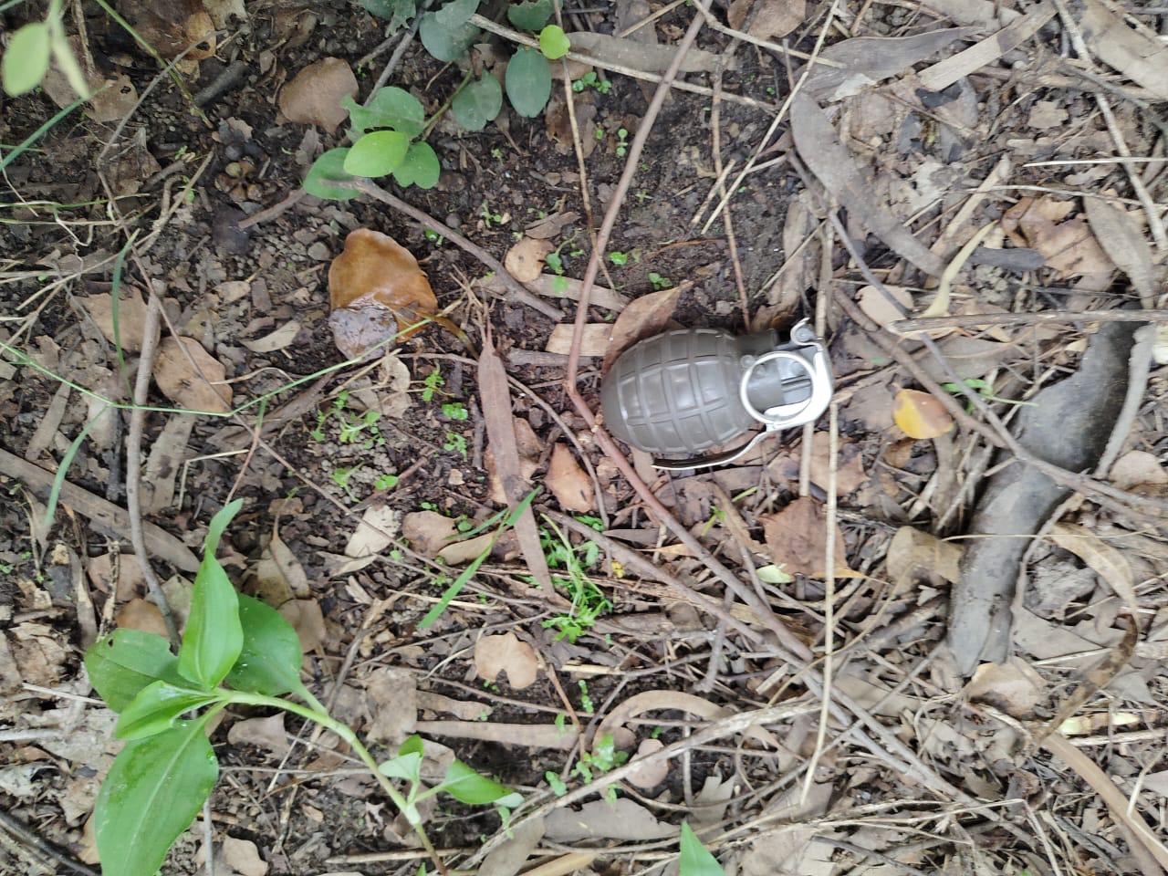 मौके पर एक हैंड ग्रेनेड बरामद किया गया है।