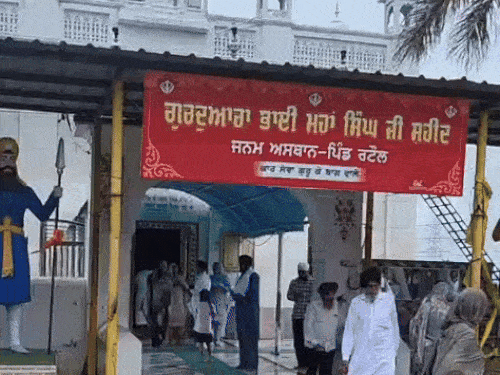 When we talked to people coming out of the gurudwara located in the village, everyone was worried about Harjinder.