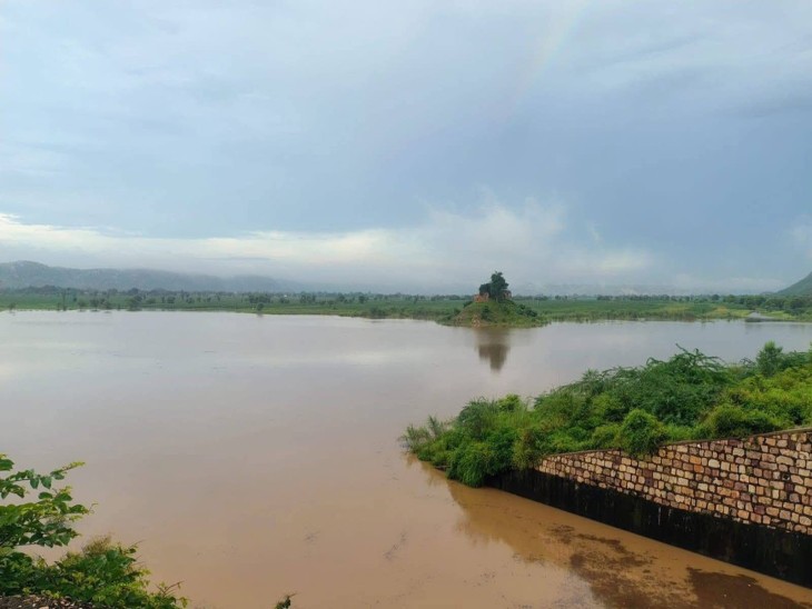 सिकराय के माधोसागर बांध में पानी की आवक हुई है।