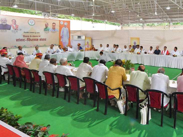 सीएम भजनलाल शर्मा ने दो चरणों में 10 लोकसभा क्षेत्र के सांसद-विधायकों की बैठक ली।