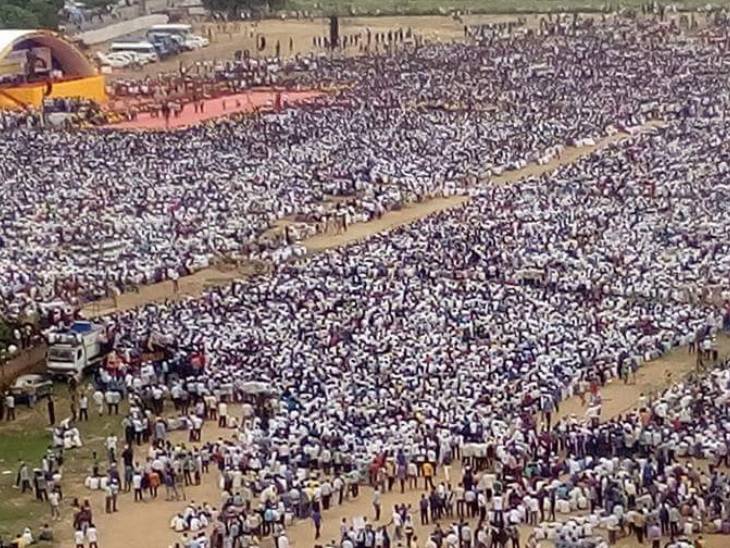 25 अगस्त 2015 को अहमदाबाद में लाखों की संख्या में भीड़ जमा हुई थी।